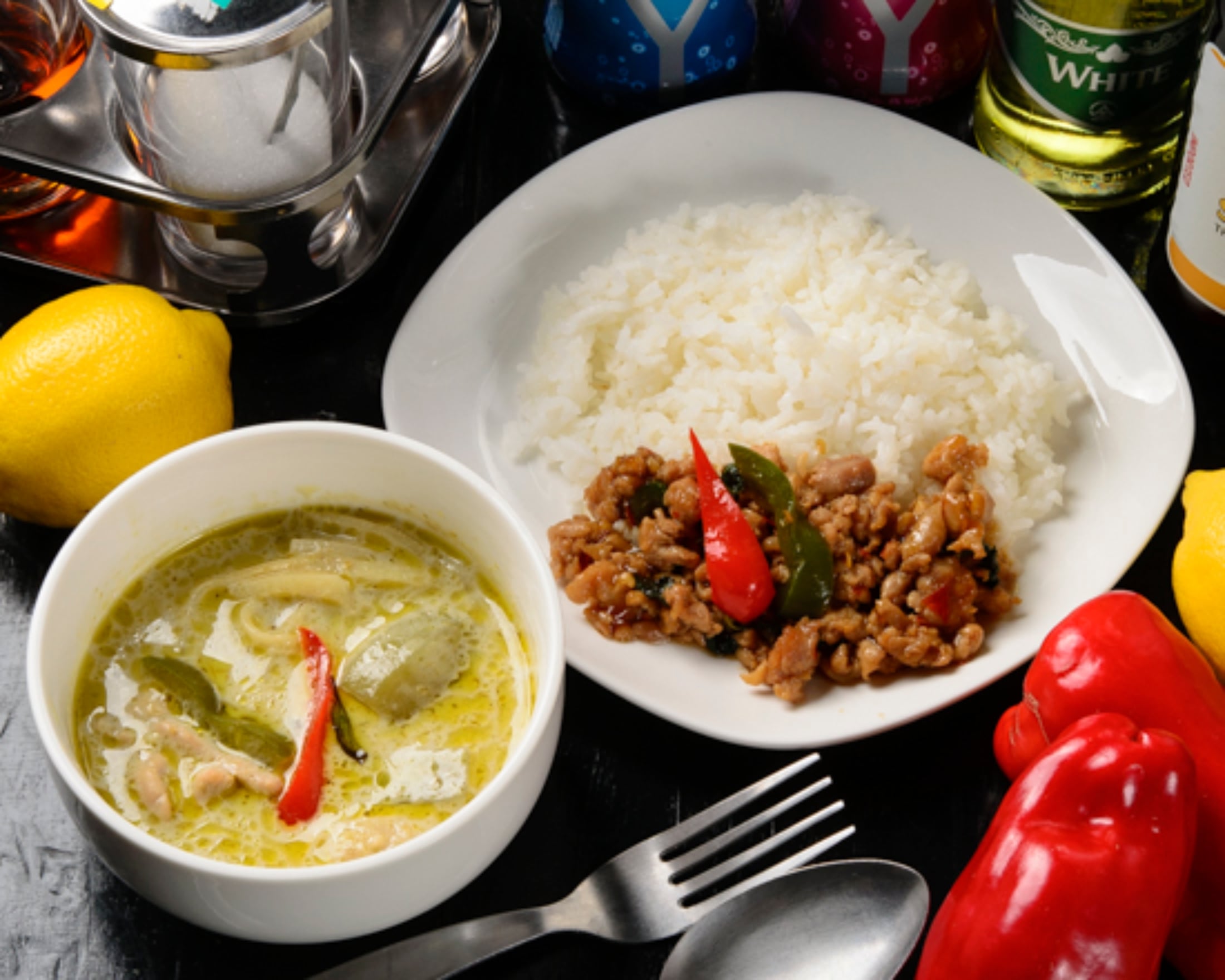 (モバイル限定)タイ料理2種弁当●グリーンカレー(ごはん無し)とガパオごはん